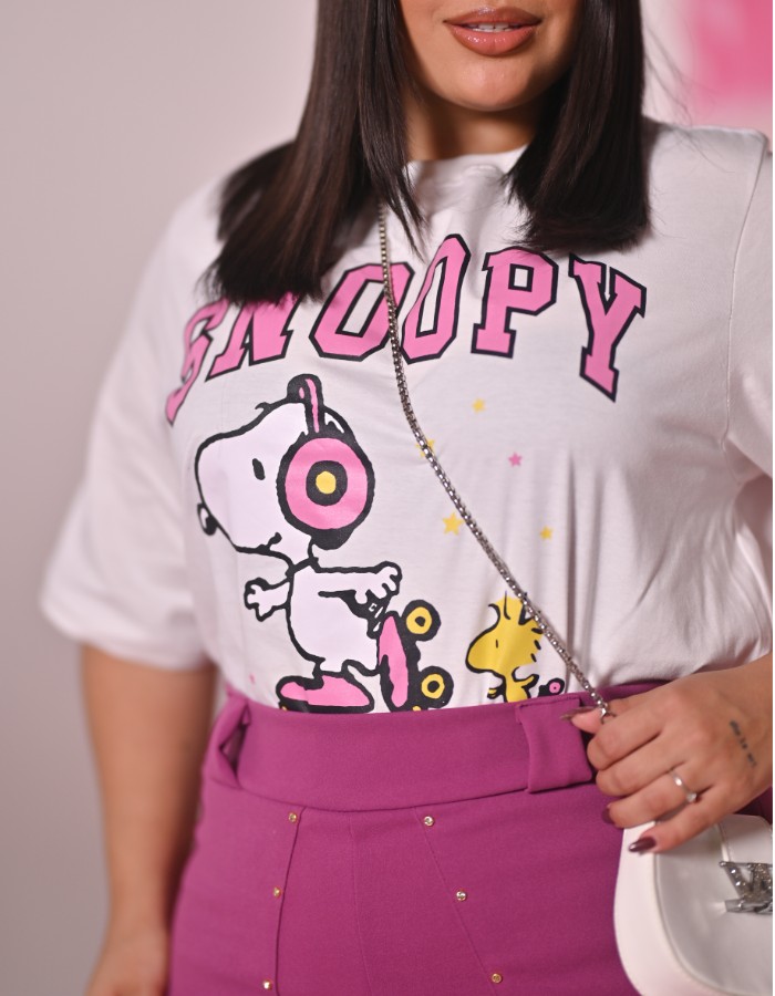 MAX TEE SNOOPY PATINS (PRETO E OFF)